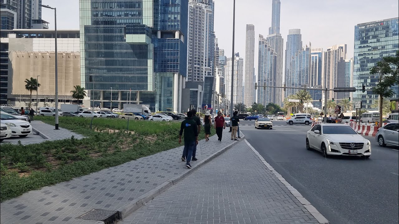 Dubai scenic bus ride: Business Bay Metro Station to Business Bay Marasi Drive