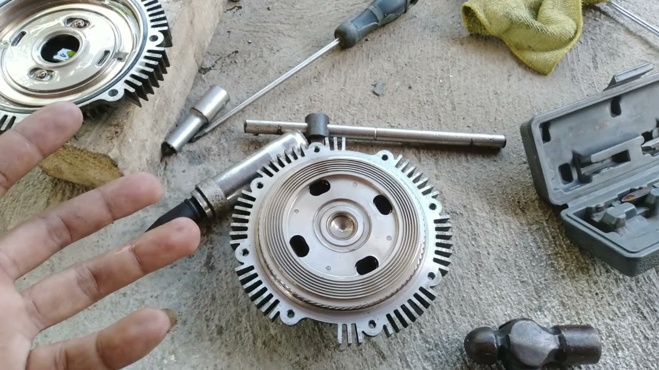 paano mag tanggal ng engine fan sa toyota innova 2010 model.