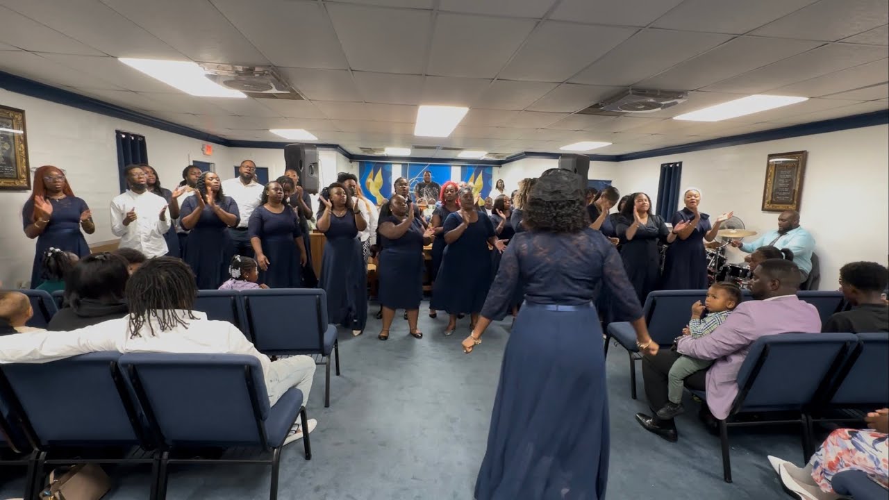 The Sanctuary of Praise Choir Singing - You Fight On by Apostle James Pinckney & Voices of Faith