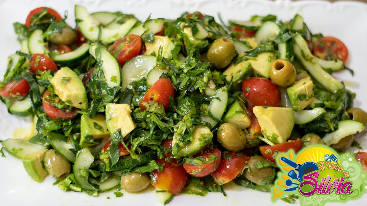 Ensalada de Tomate Cherry, Espinaca y Aguacate y una Rica Viangreta - ElSazóndeSilvia