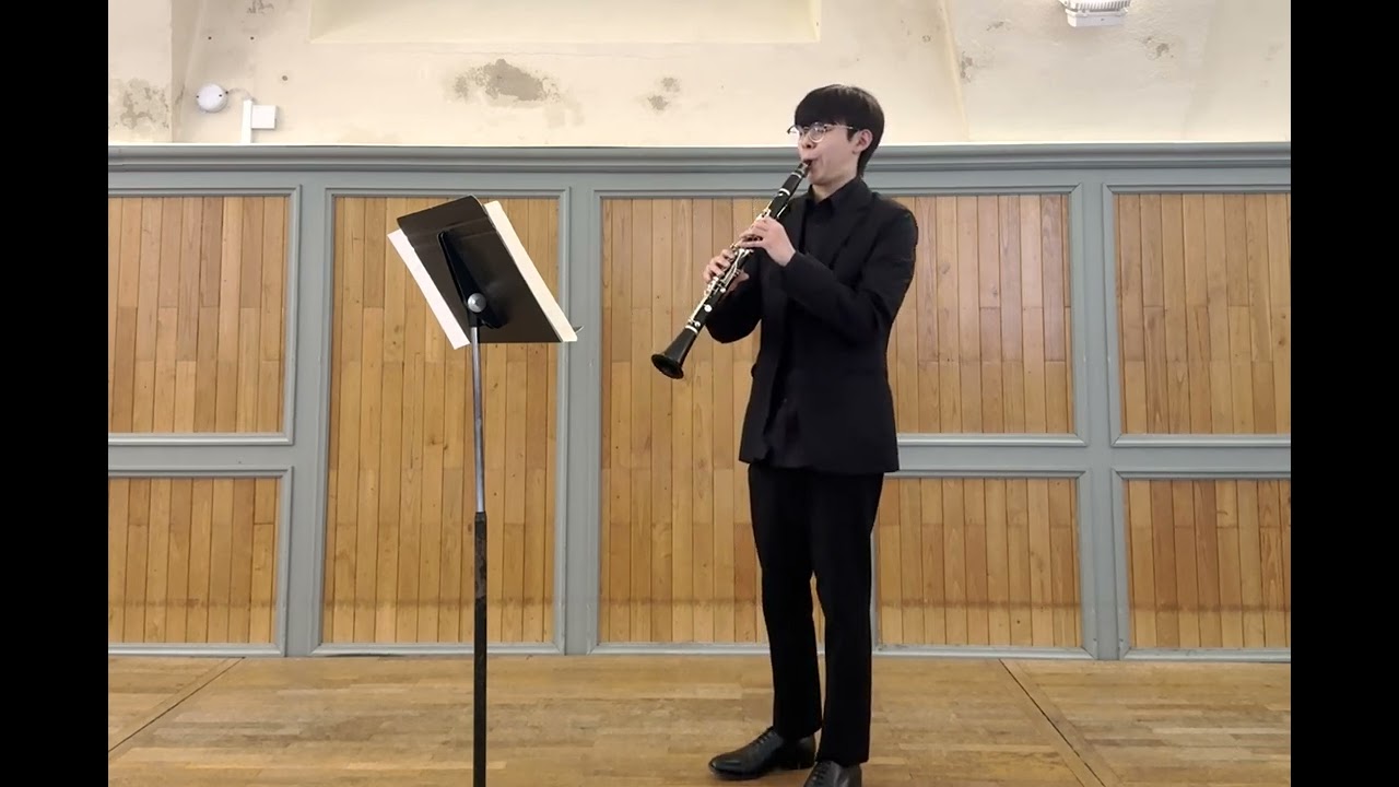 Ahn Yubin - Bruno Mantovani, Bug