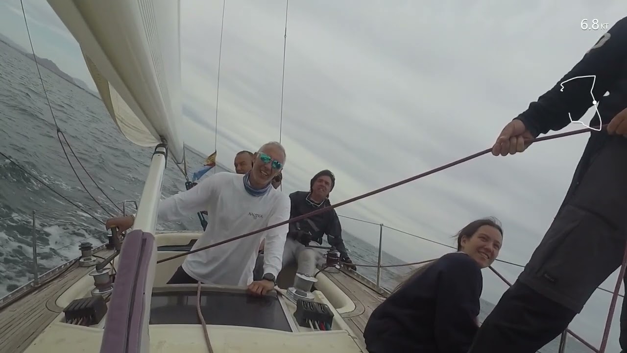 Sus líneas enamoran, regateo en el BELLA CREOLA, un confortina 42 en el Mar Menor