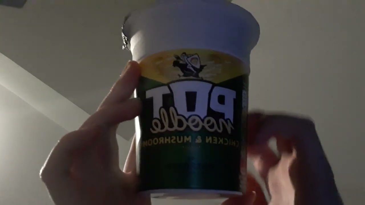 ASMR lofi tapping and scratching noodles 🍜
