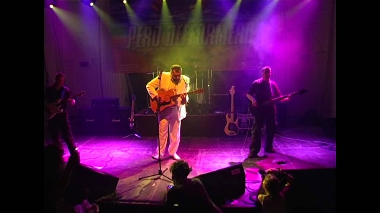 Pero Defformero - Tuzno gledam - (LIVE) - (SKC 2009)