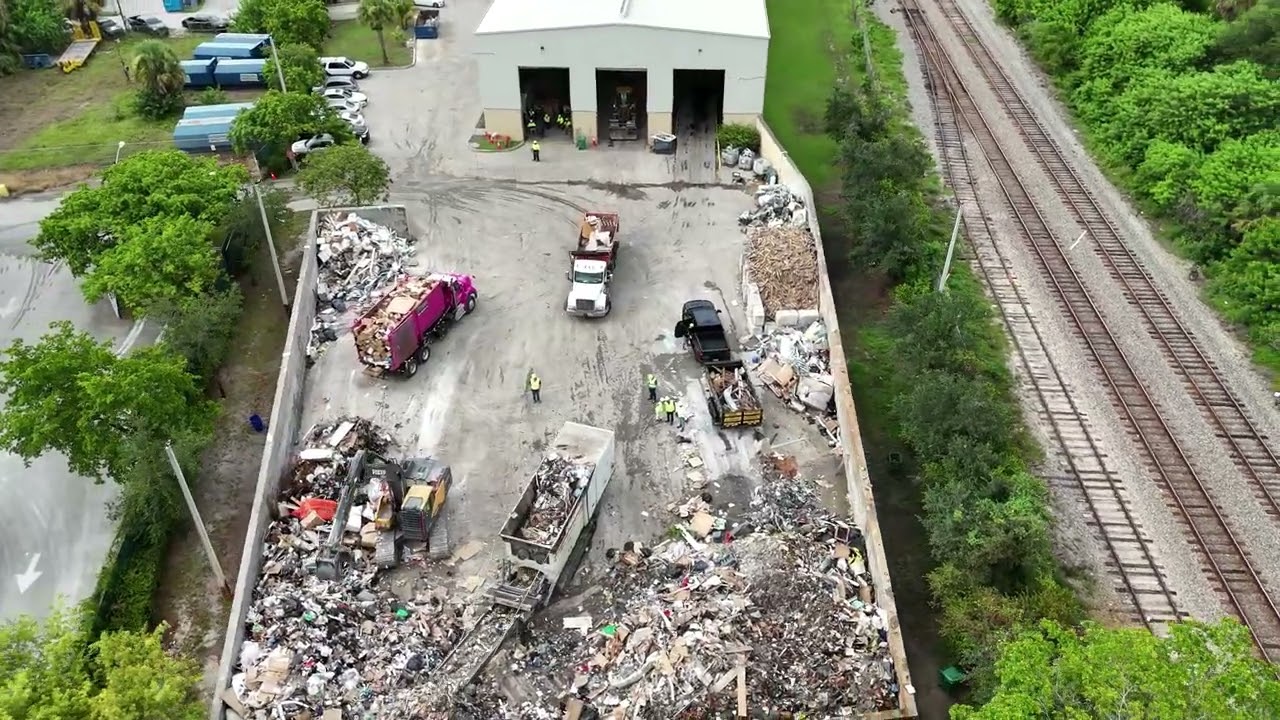 M&J 4000M Mobile Shredder Demo | C&D & MSW Shredding for Size Reduction