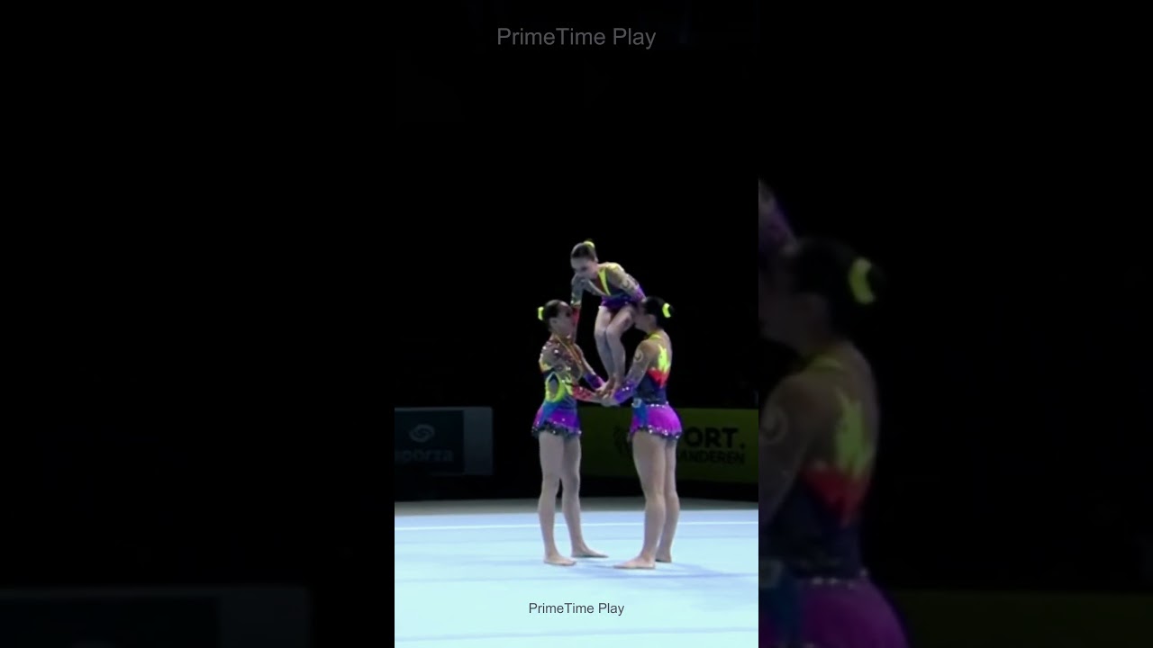 Acrobatic gymnastics that looks impossible 