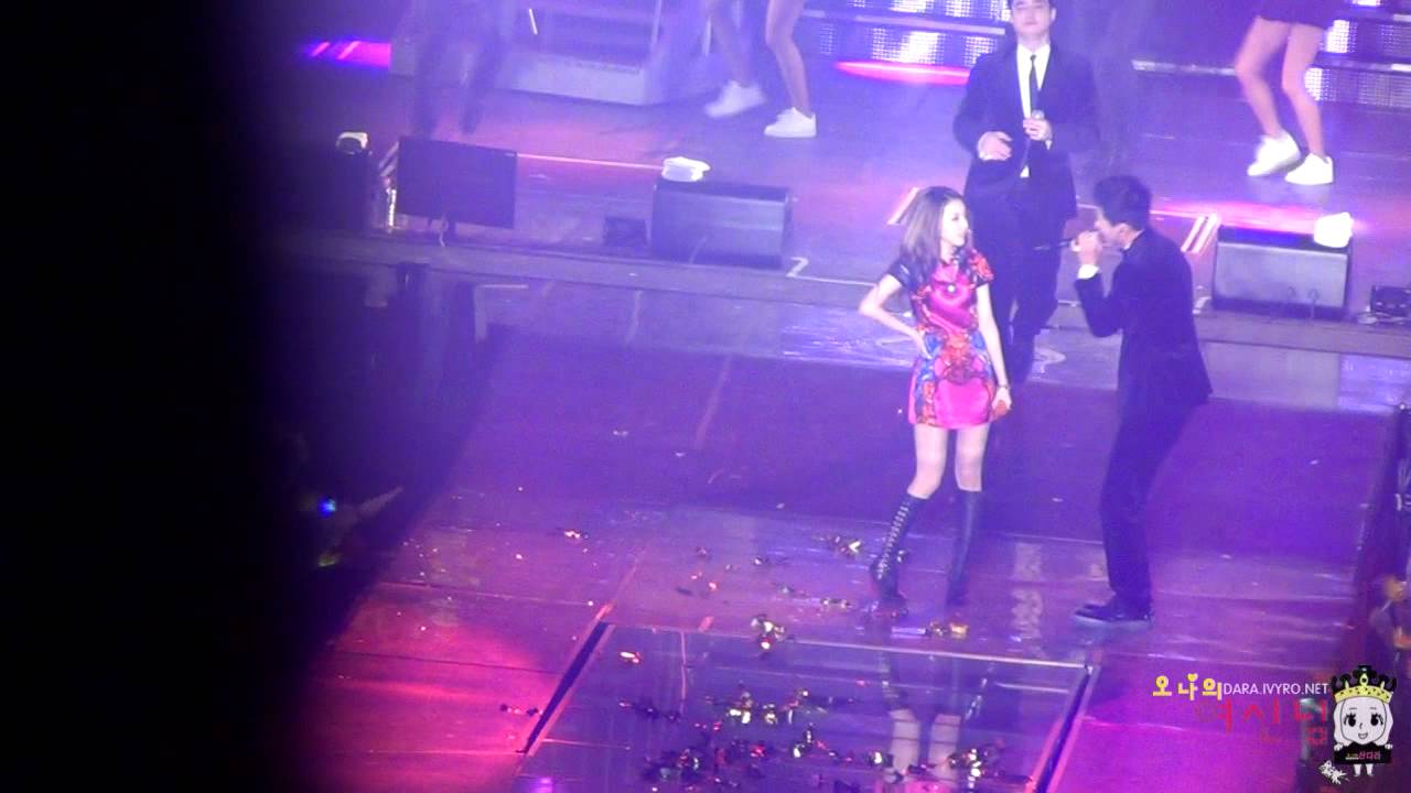 [FANCAM] 111204 YG Family concert ② - Tell me (DARA ver)