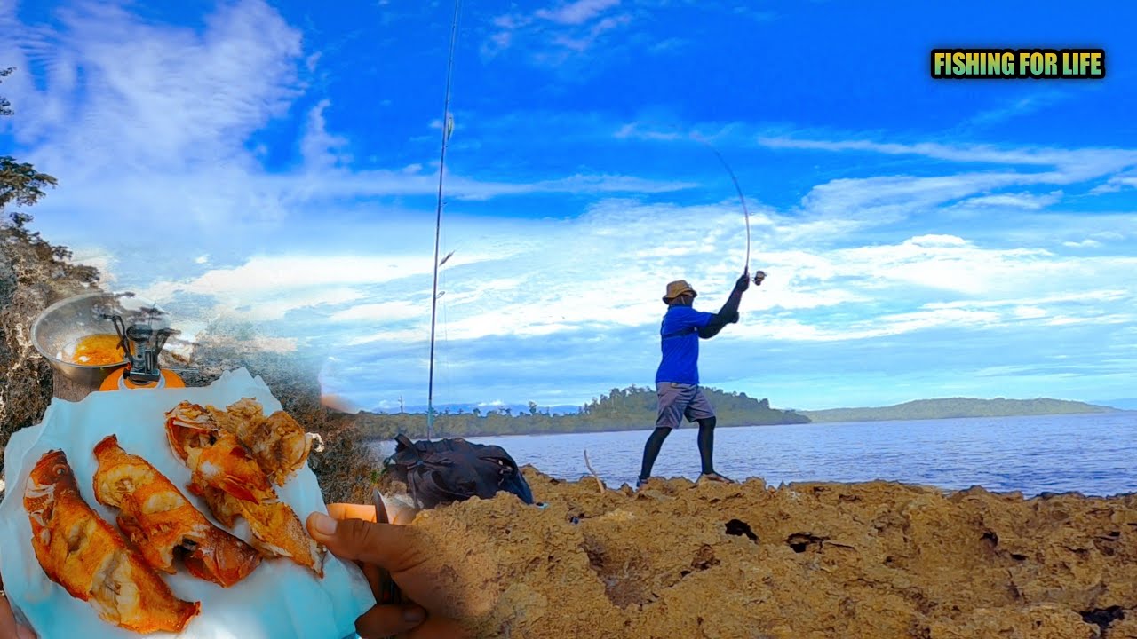 Mancing ikan di tepian pantai berkarang, langsung digoreng