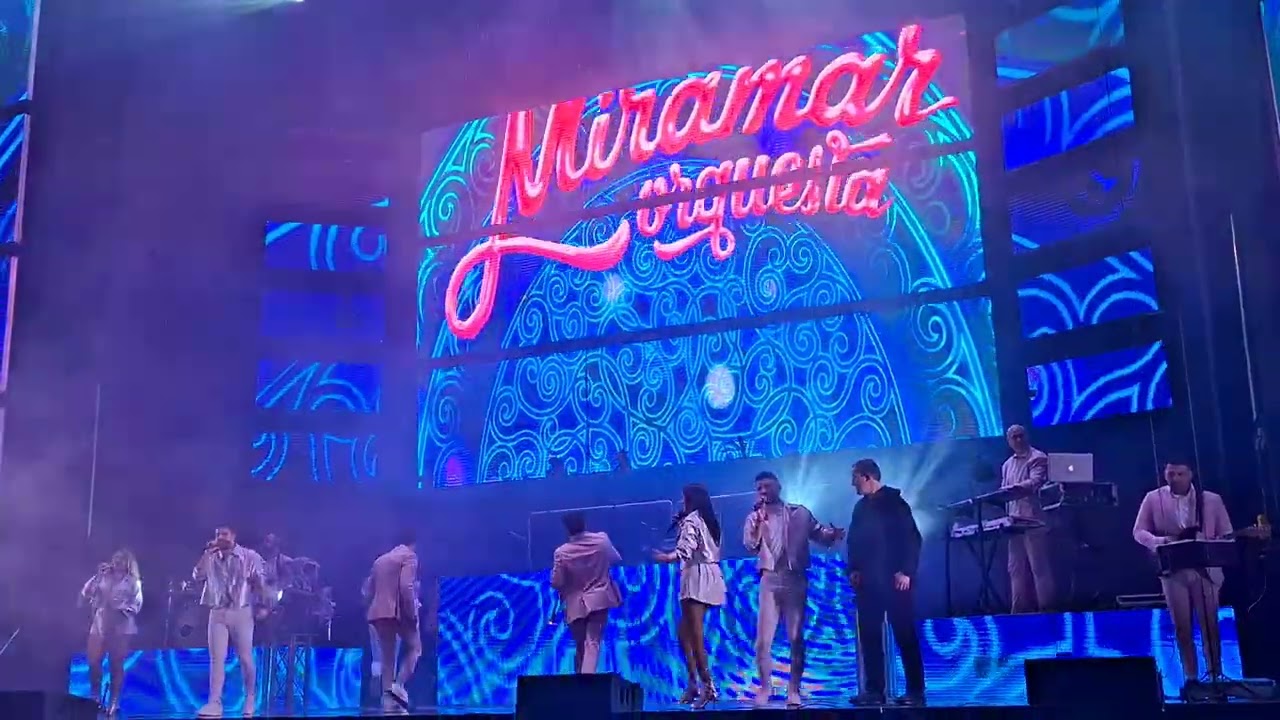 Orquesta miramar actuando en budiño san blas