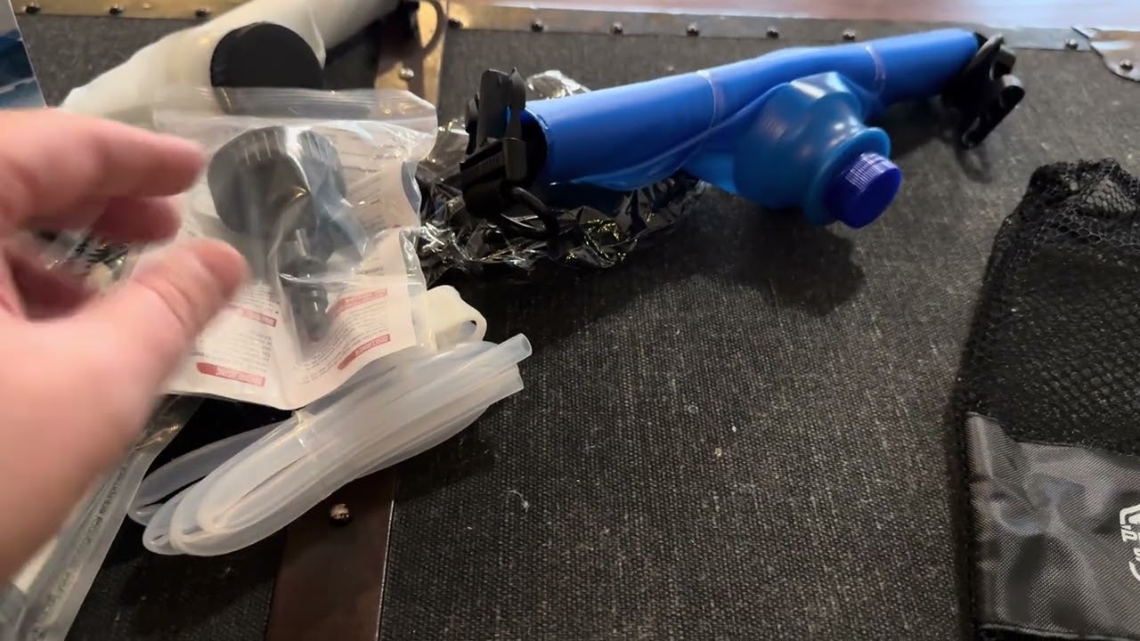 Gravity fed water filtration system 