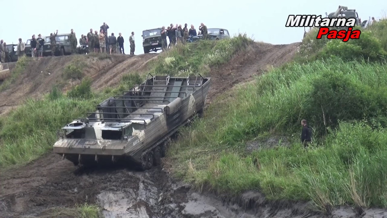 Zlot Pojazdów Militarnych 2017 w Darłówku - wyciąganie PTS