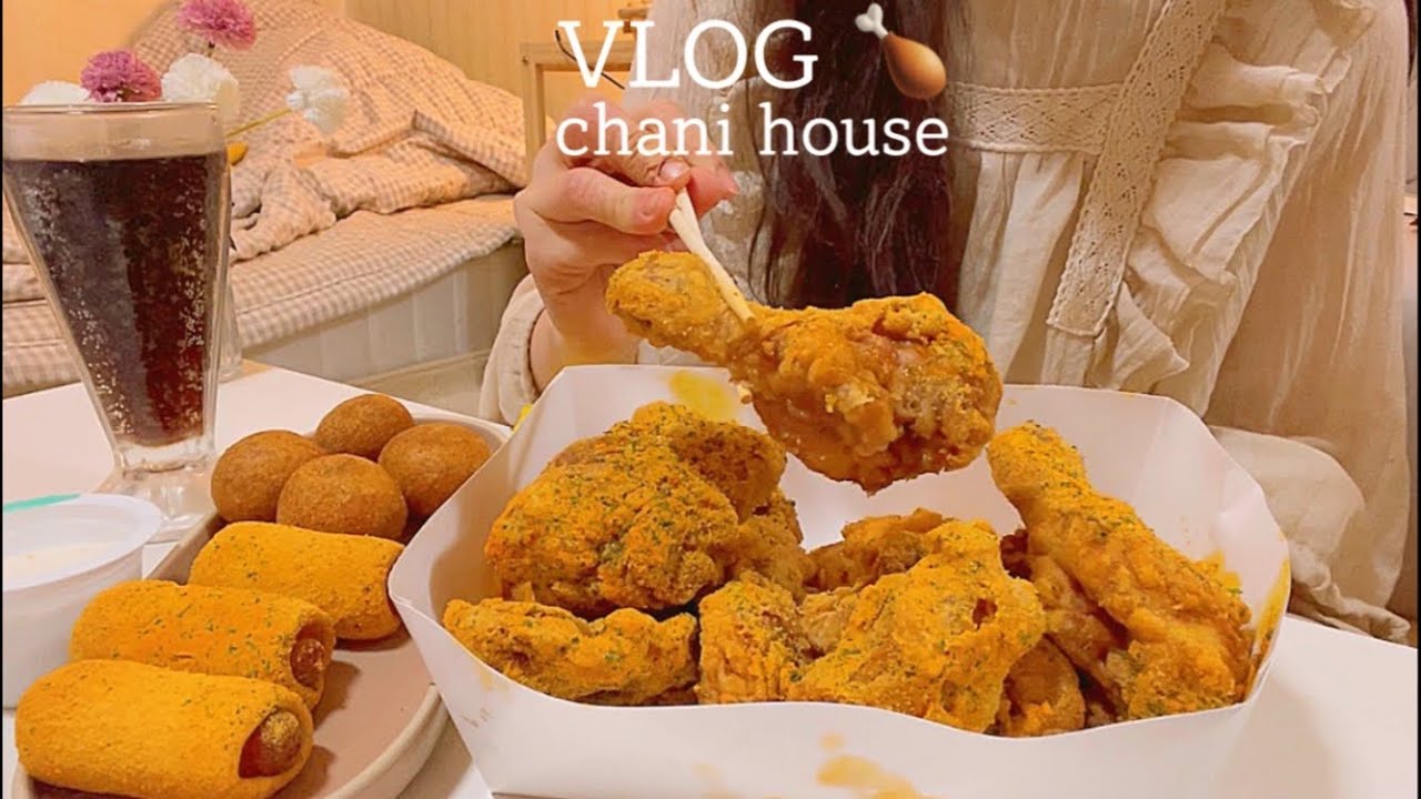 ENG) 자취생 브이로그 🍗 일어나자마자 BHC 뿌링클 치즈볼 핫도그까지 시켜먹고🍲 새해맞이 떡국 끓여먹는 일상로그 (짜장면,탕수육,불닭볶음면,연어,떡볶이,순대,두부김치,호떡)