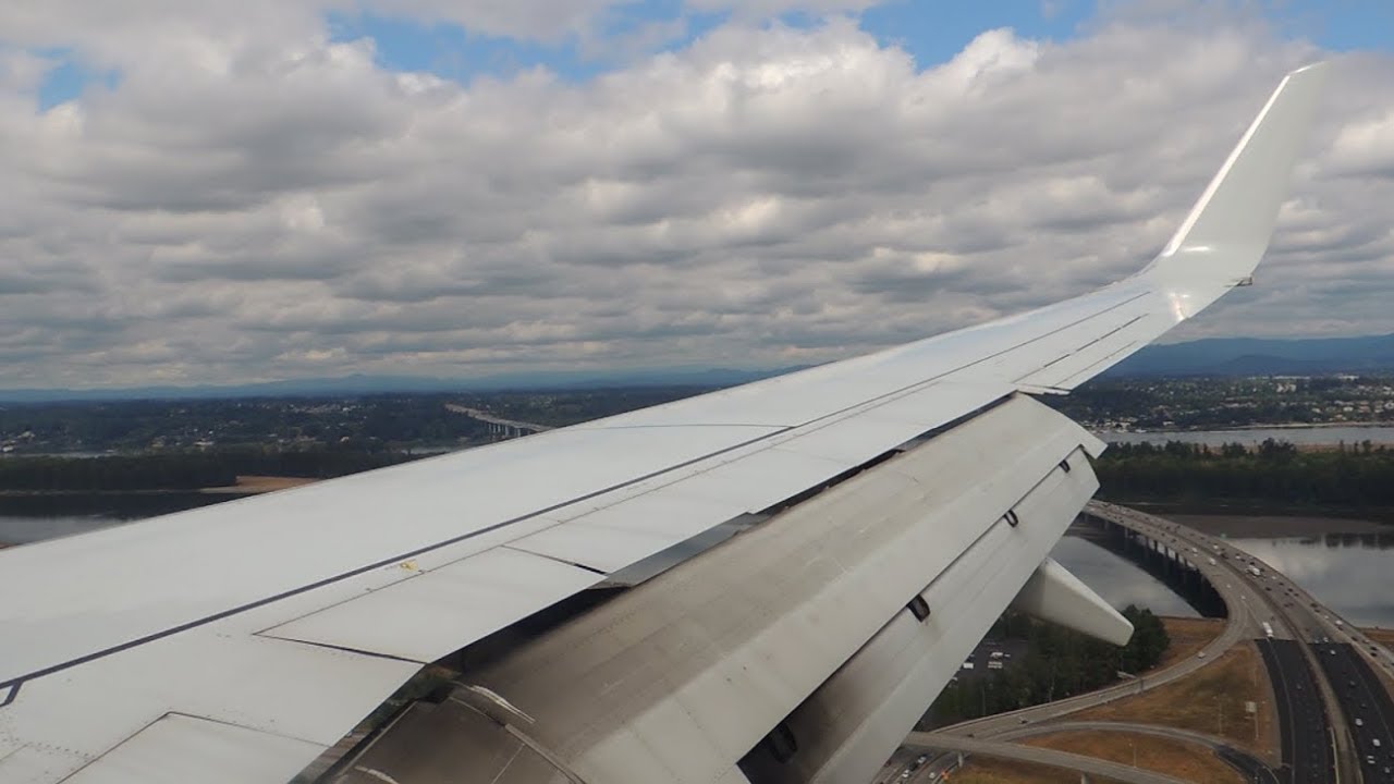 American Airlines Boeing 737-800 [N937NN] descent and landing in PDX