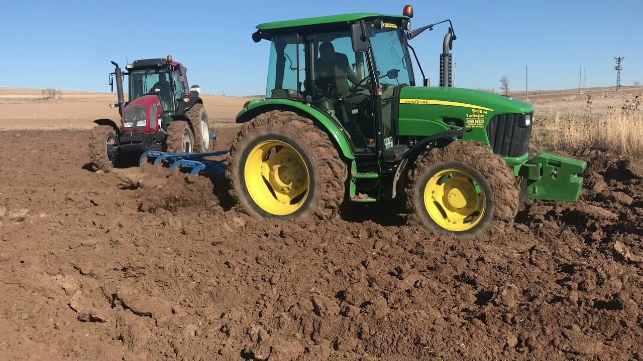 Massey 5445 Nh Td110 John Deere 5105m Valtra A85 Nadas