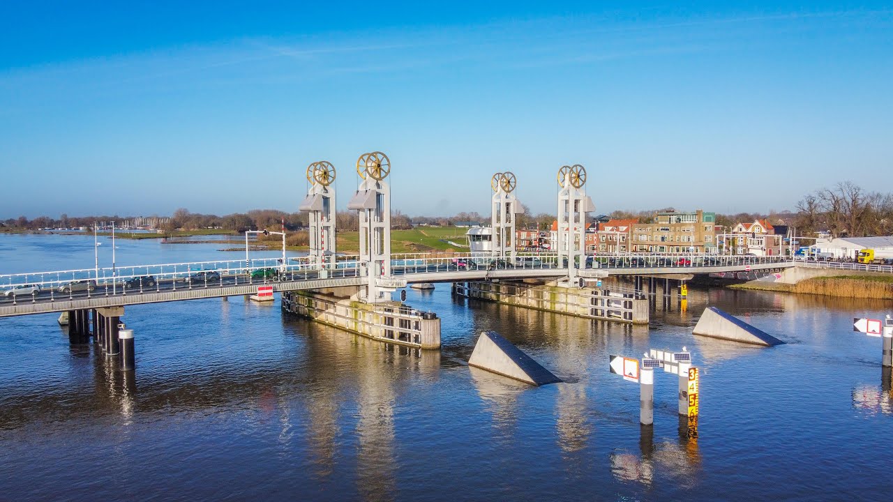DJI Mavic Mini Stadsbrug Kampen - © MarcMaurer.nl