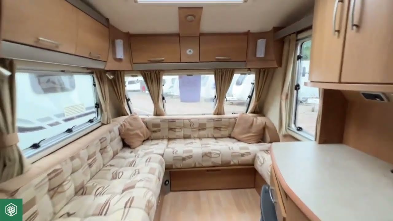 Swift Challenger 520 SE 2006 - L shape lounge 🛋