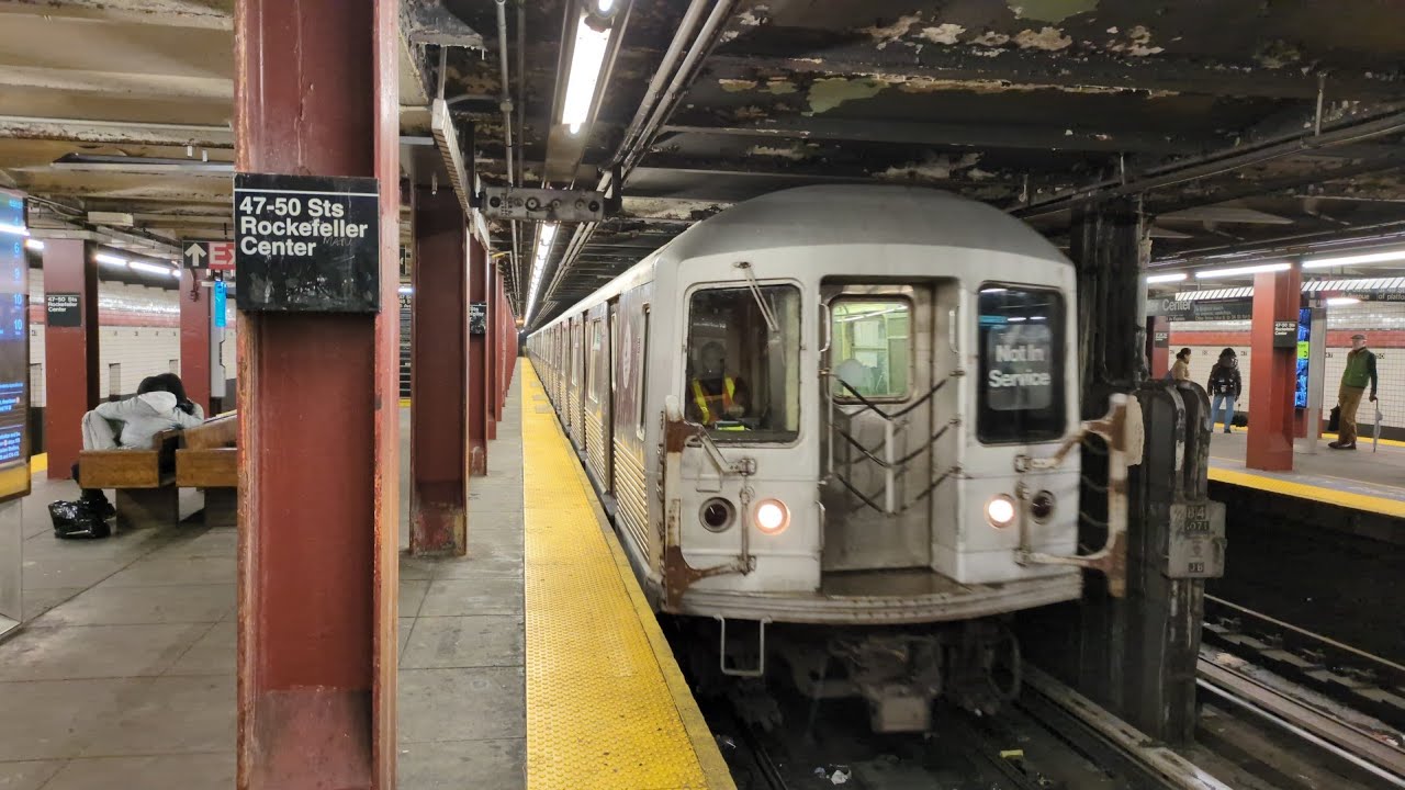 NYC Subway Rare: 10 Car R42 Refuse Motor Transfer & R211s to 207 St Yard 