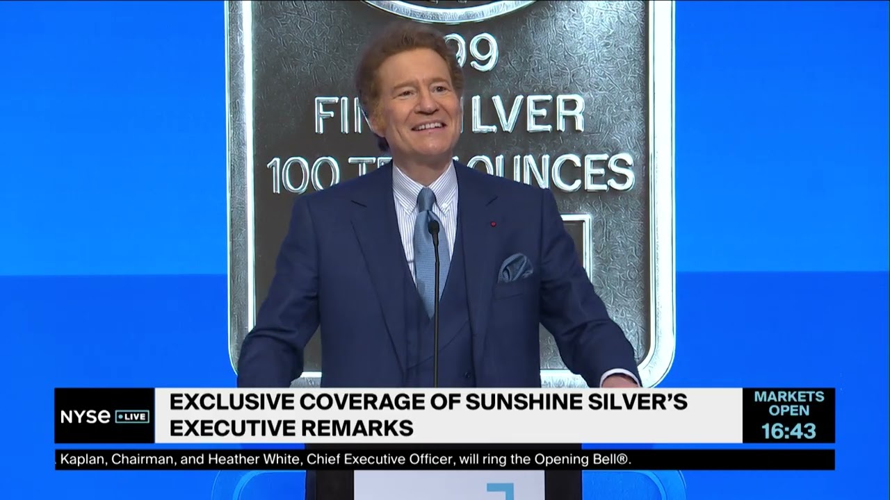Председатель Sunshine Silver Томас Каплан и генеральный директор Хизер Уайт выступают с речью на ...