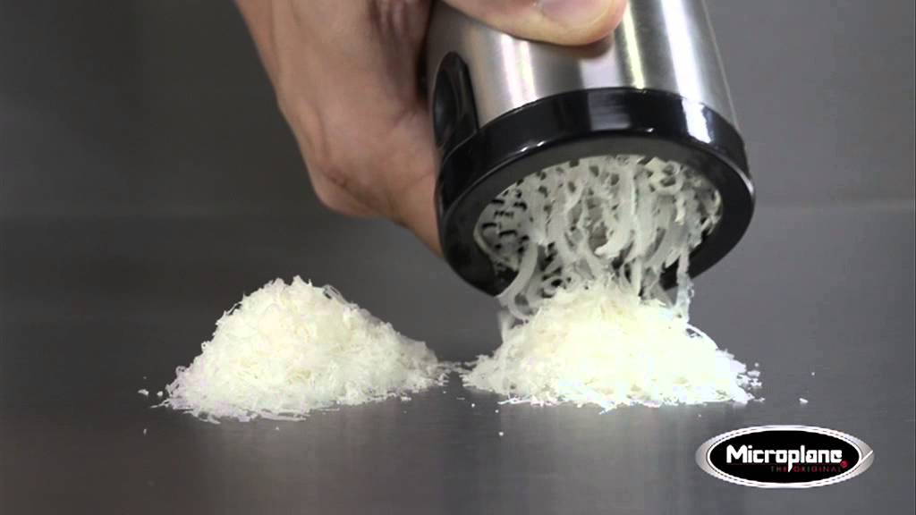 Microplane Moulin à Fromage pour râper du fromage sans effort en un tour de main !