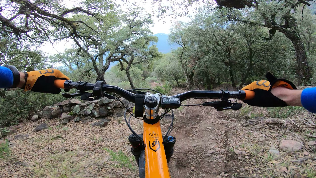 Bagnols en Foret: Dirty Green (gopro bug)