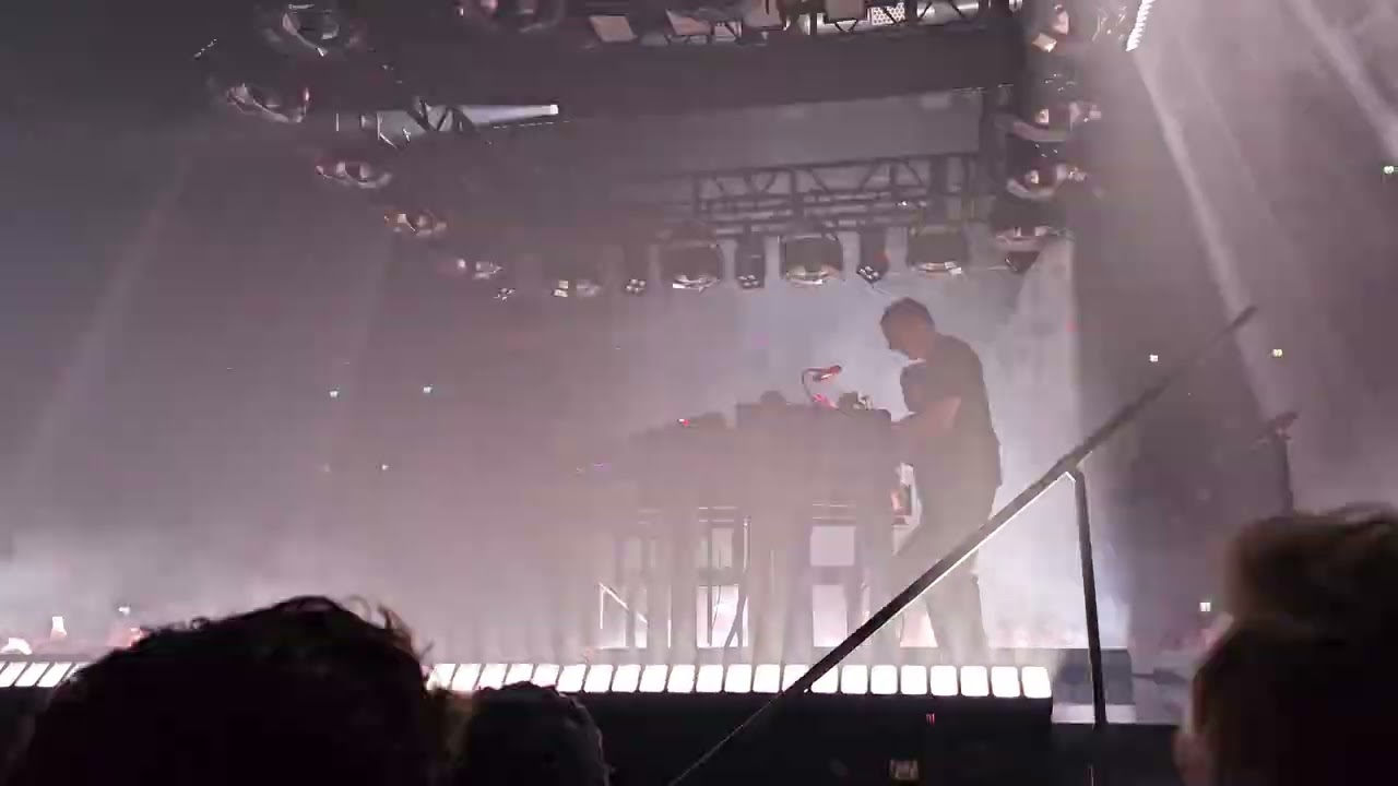 Nine Inch Nails - Me, I'm Not (Live @ Amsterdam, Peel It Back Tour 2025)
