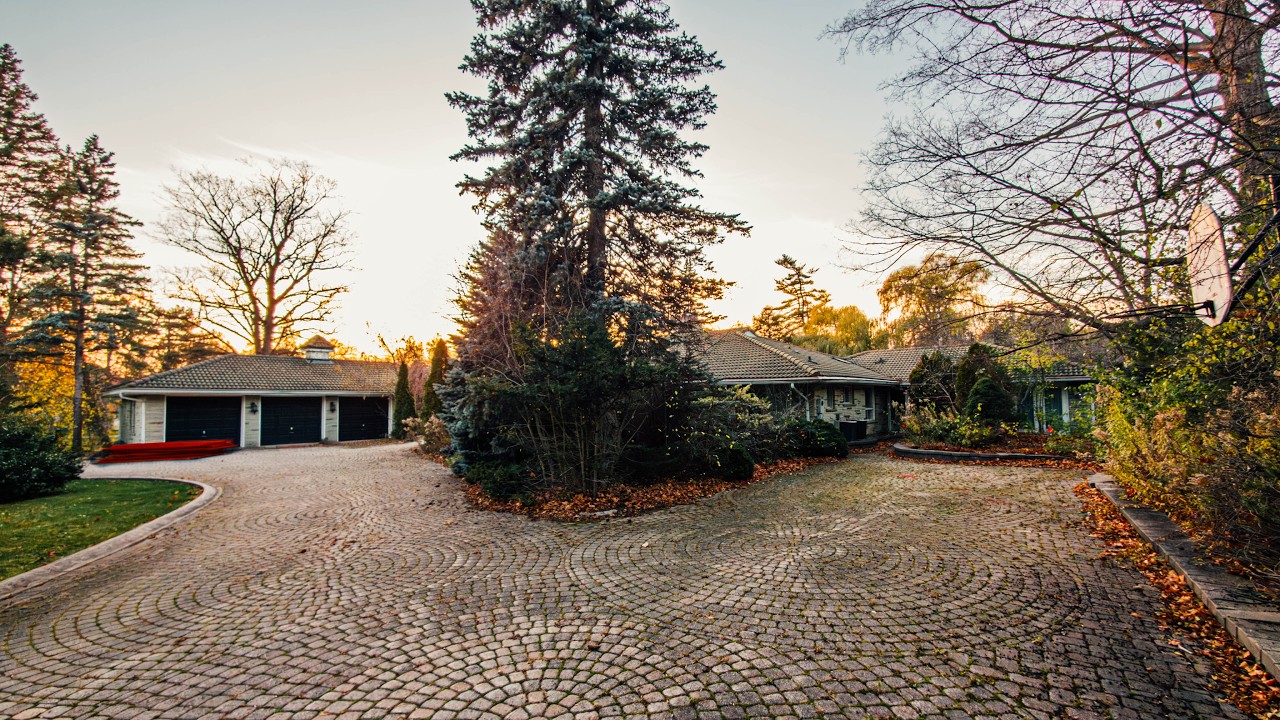 Famous Artist's ABANDONED 1961 Mid-Century Modern Mansion That Looks Like Nobody Ever Left