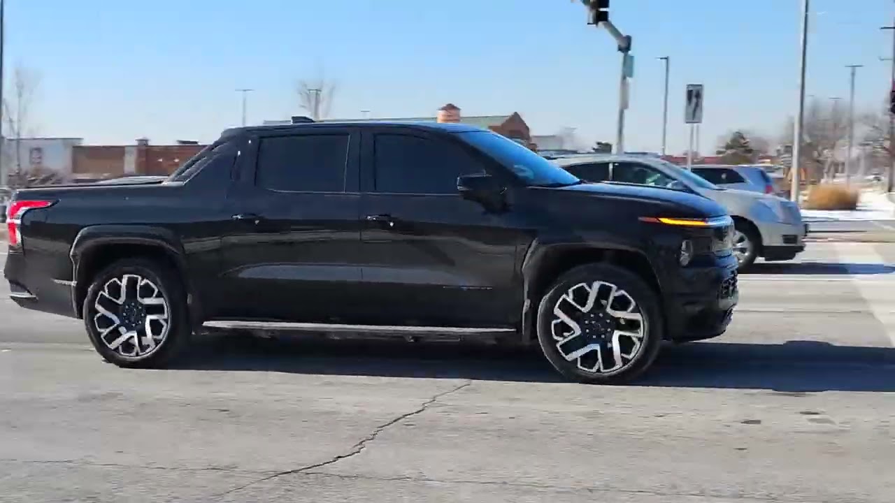 Spotted another Chevrolet Silverado EV RST in Tinley Park, Illinois.