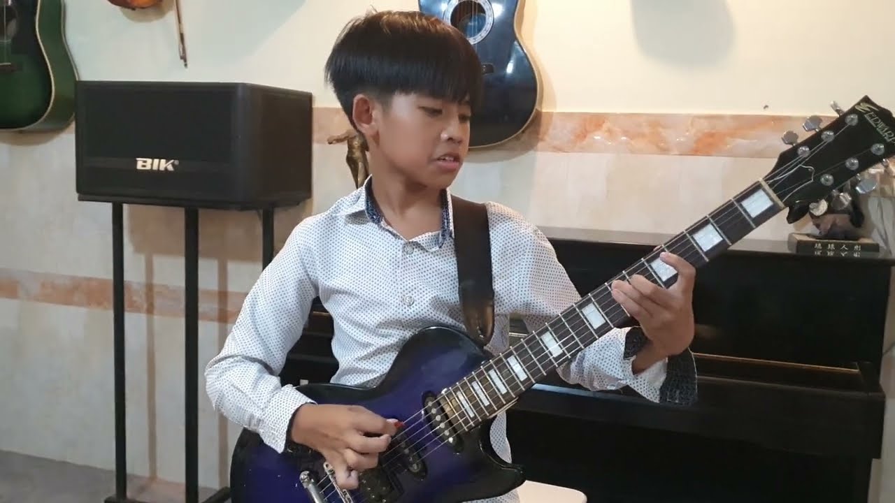 នារីសិចស៊ី Electric Guitar