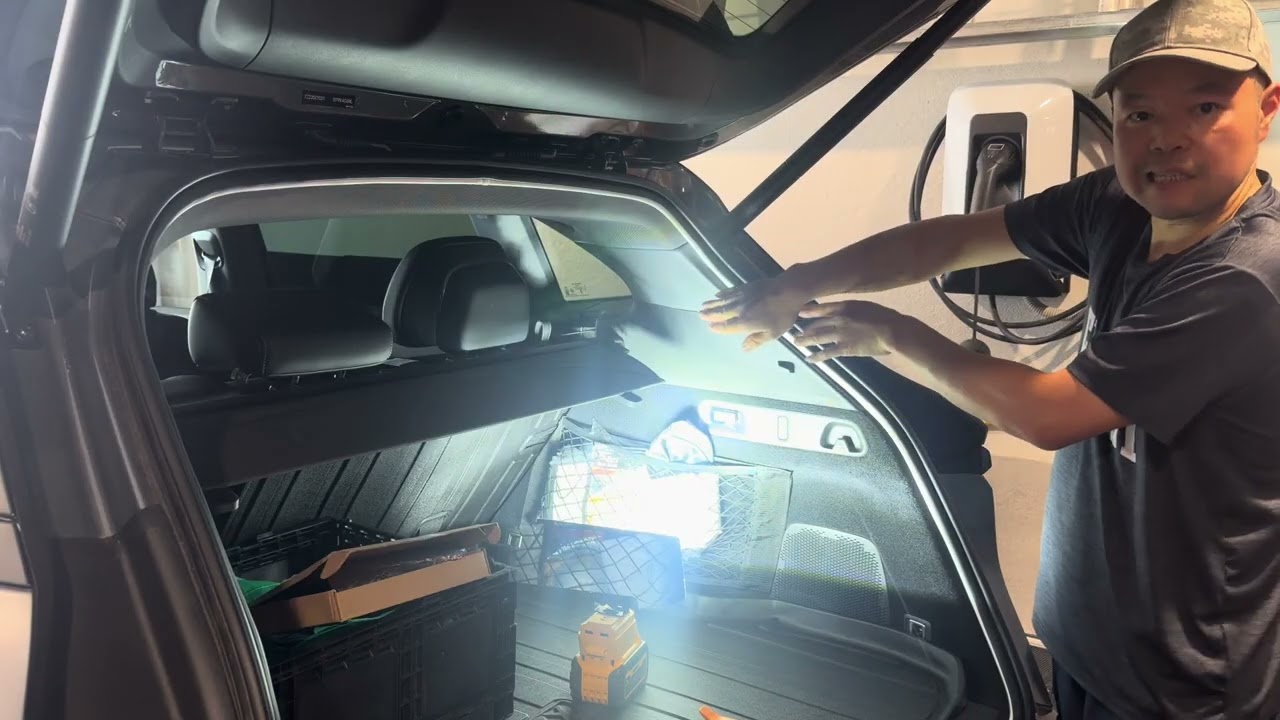 2025 Zeekr 7X - DIY Tailgate Trunk Light Rubber Surround LED Kit Install (By Nelson “Nelly” Yeung)