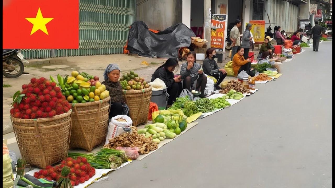 Inside Hanoi's Traditional Markets