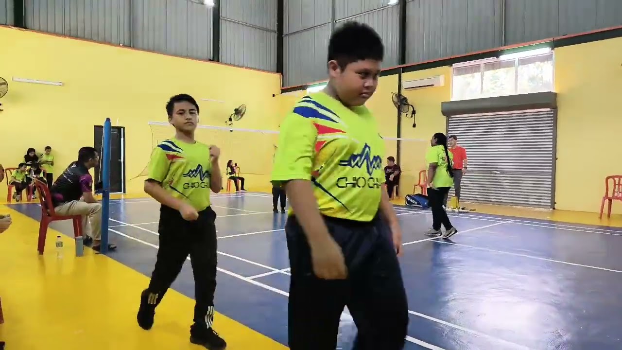 Hana moii play badminton 🏸🏸🏸