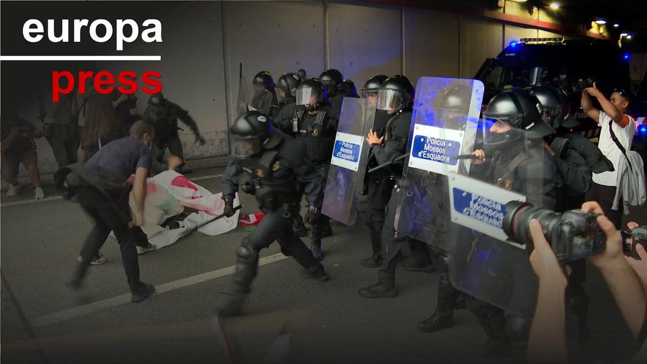 Miles de personas se manifiestan en Barcelona tras la interceptación de la Flotillla