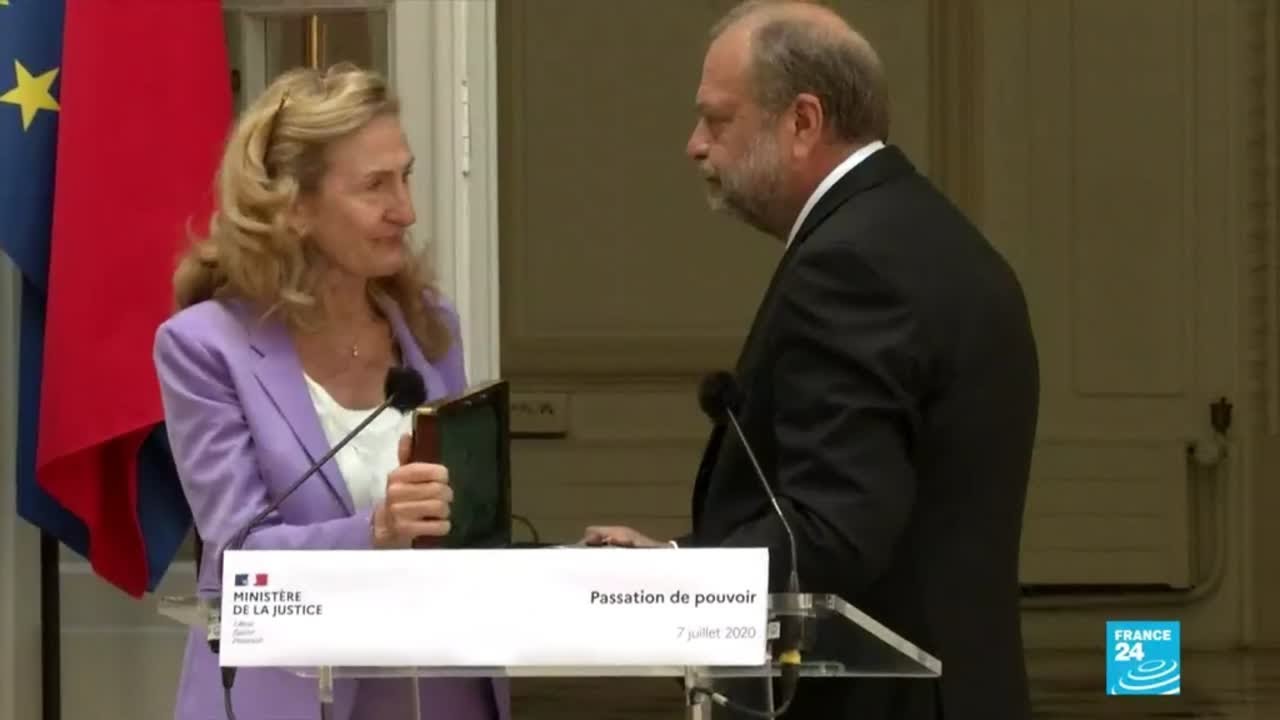 REPLAY - Passation de pouvoir entre N. Belloubet et Eric Dupond-Moretti, nouveau garde des sceaux