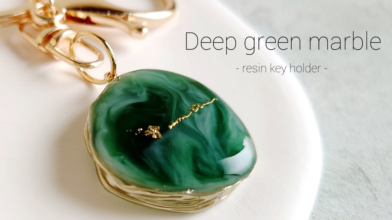 レジン♡まるで天然石♡深いグリーンのマーブルキーホルダーを作る！Make a resin key holder. English subtitles.