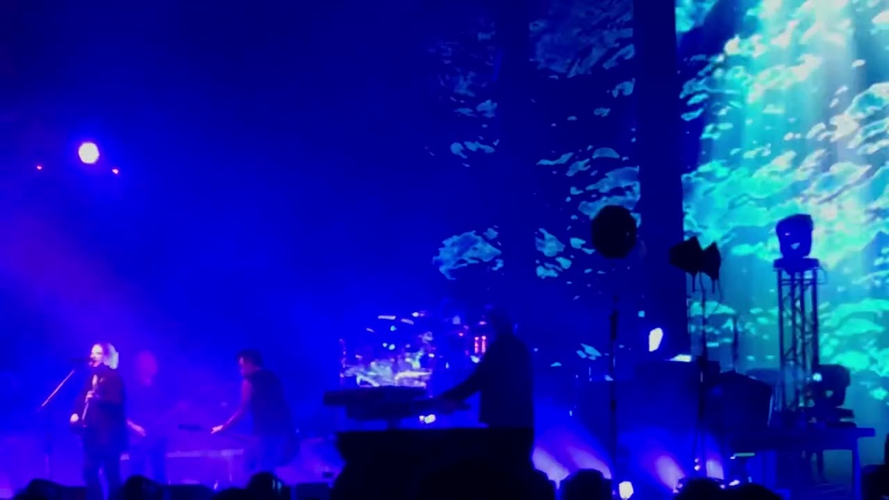 The Cure Drowning man Nantes Zénith 15 novembre 2022