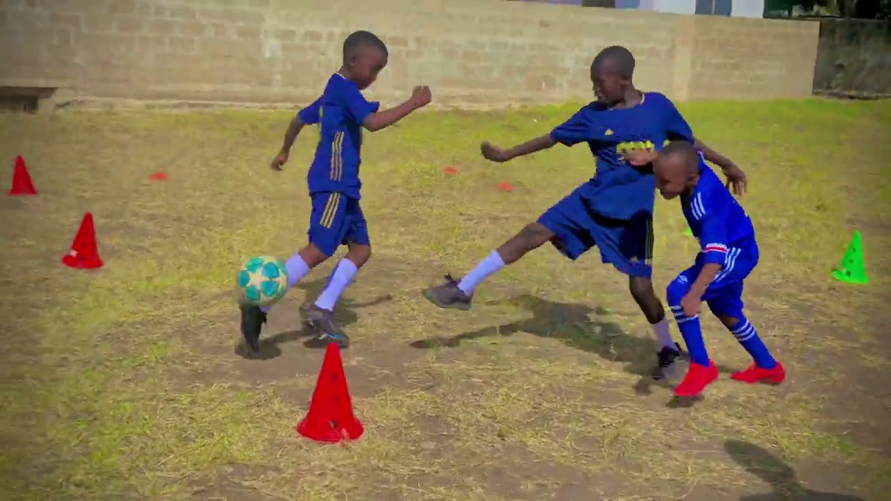 Dugout football academy trianing seasson 