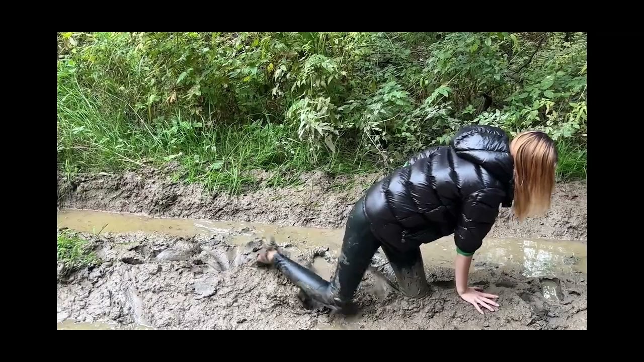 Shoes in mud, dirty knees, swim in mud, play with mud, falling in mud, dirty feet, muddy legs