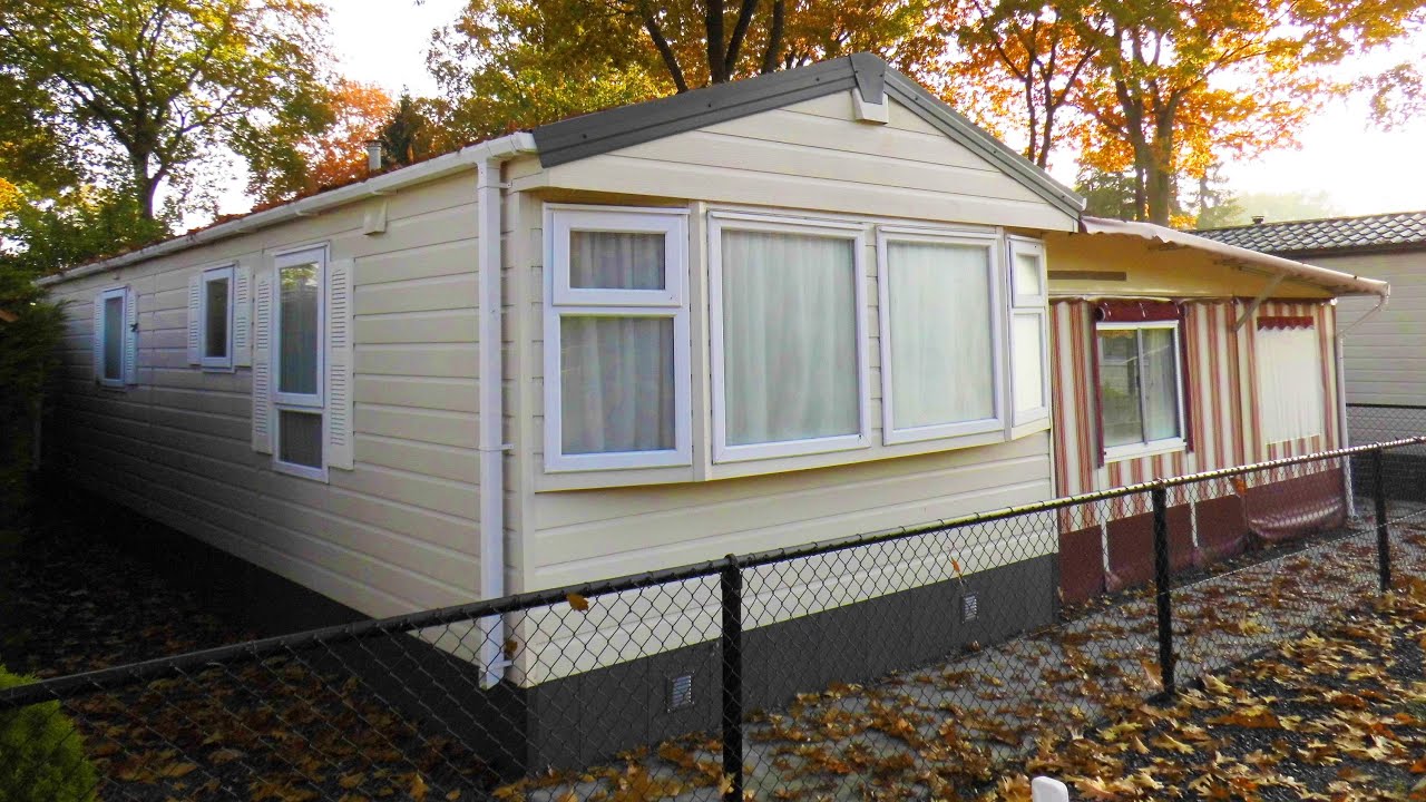 Te Koop: Luxueus, ruimtelijk chalet op Kampeercentrum Klein Canada.