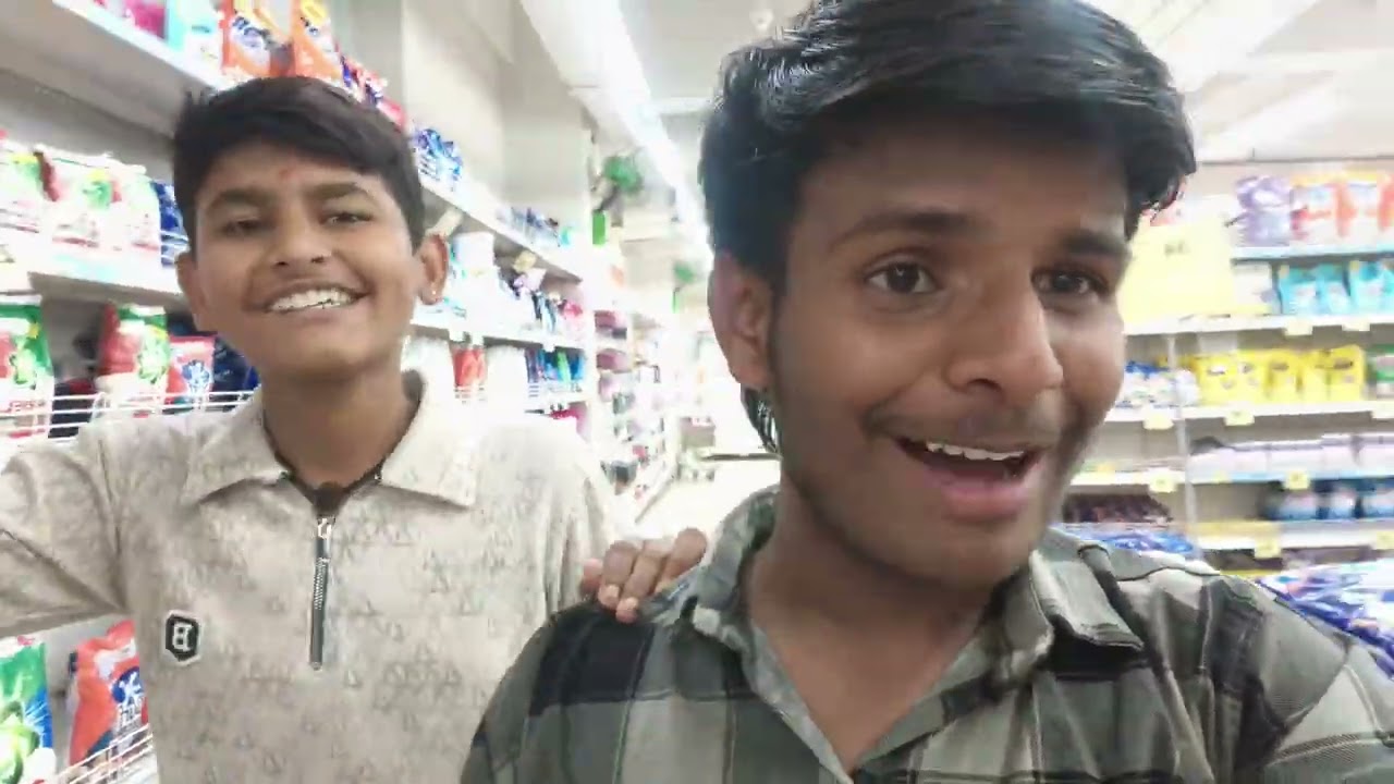 Mall me dhamal 😂.#masti #viral #video #funny 