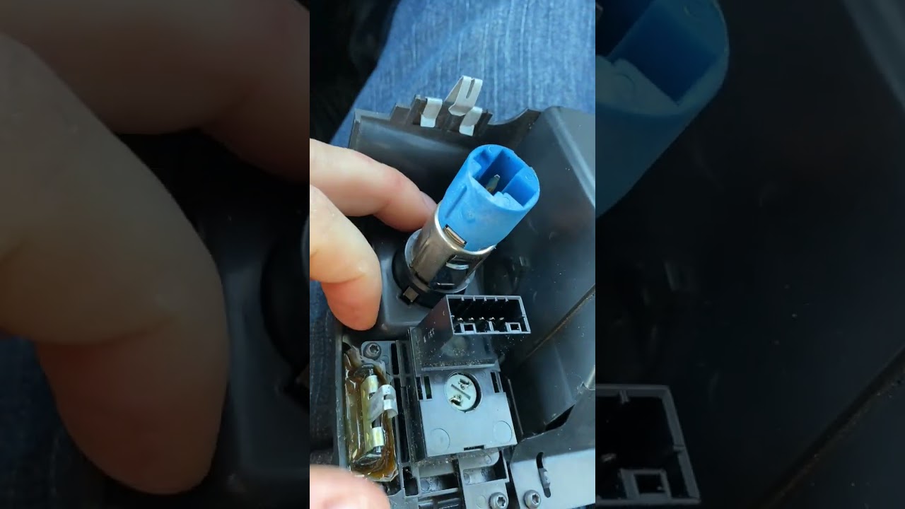 Replace or Repair cigarette lighter socket on 2002 WJ Grand Cherokee
