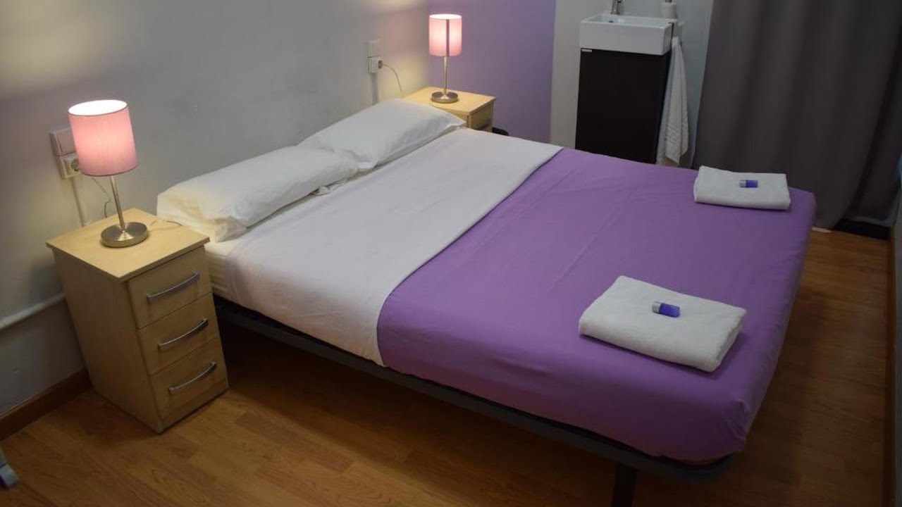 Hostal MiMi Las Ramblas | Barcelona, Spain | Hotel Review🏠