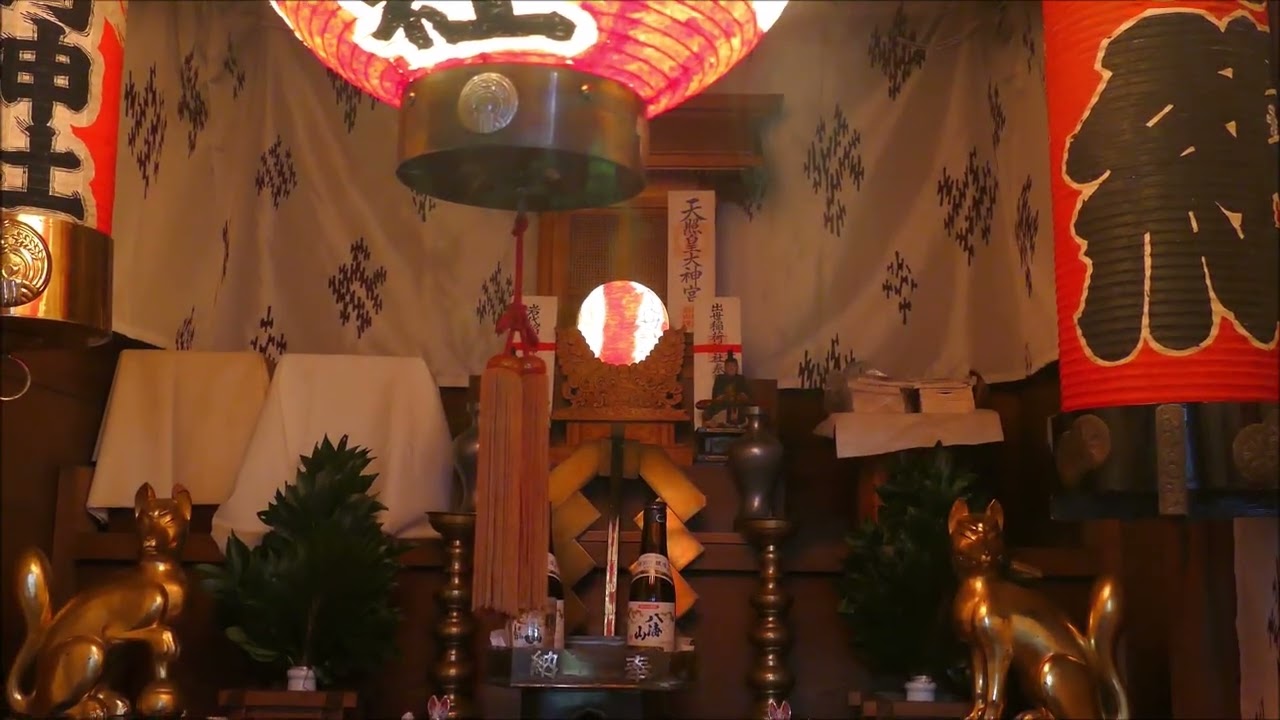 鎮守の杜（出世稲荷/岩代稲荷神社・東京都中央区日本橋堀留町 1-6-11）シリーズ「稲荷神社」