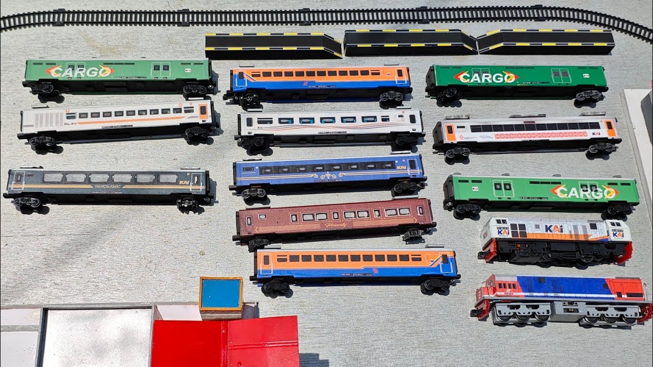 Mulung mainan kereta api Indonesia, merakit diorama dadakan, banyak yang anjlok😱😱😱