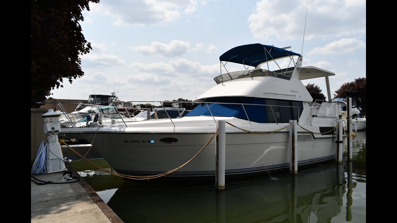 1992 Carver 330 Aft Cabin Motor Yacht; SOLD