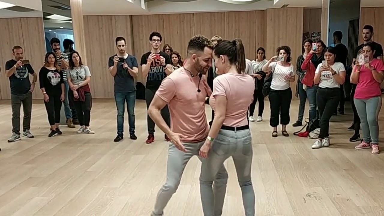 Bachata estilo dominicano by Anthony Rodriguez y Carla Torres 2019