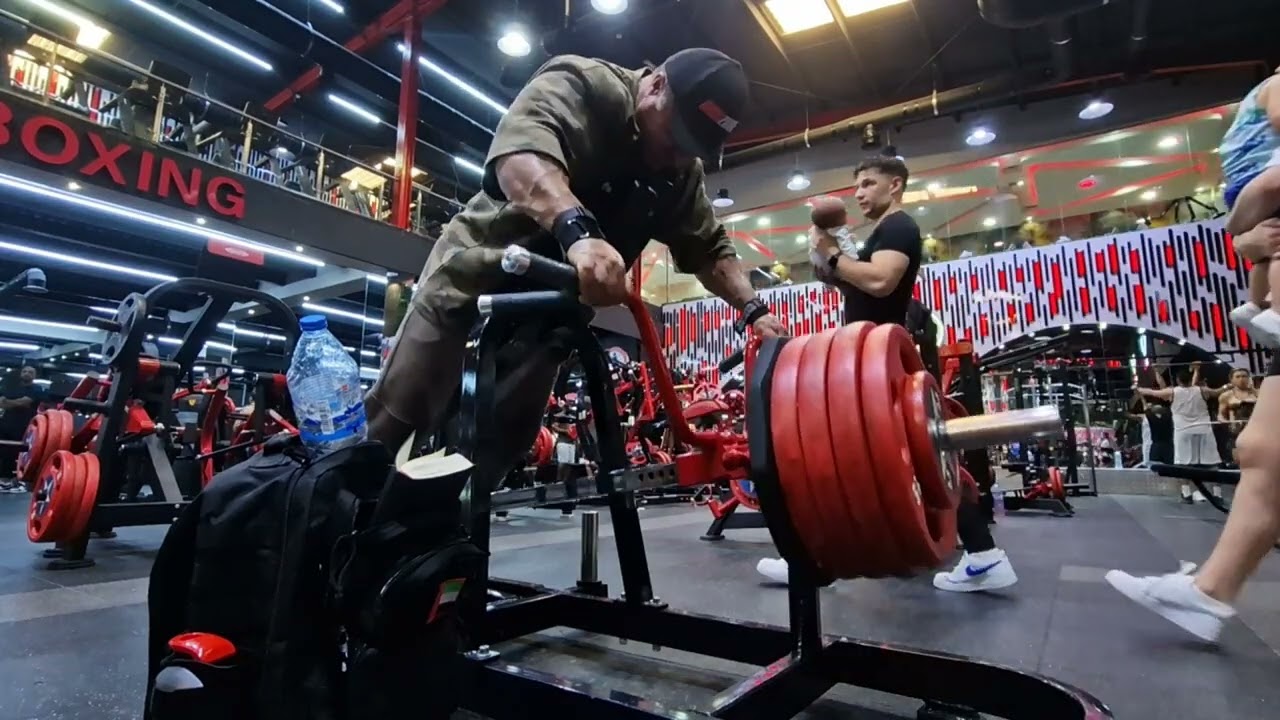 20.000 KCAL CHEAT DAY in DUBAI 🍕🍩 – Bodybuilder eskaliert nach Wettkampf | Binous Gym + Formcheck