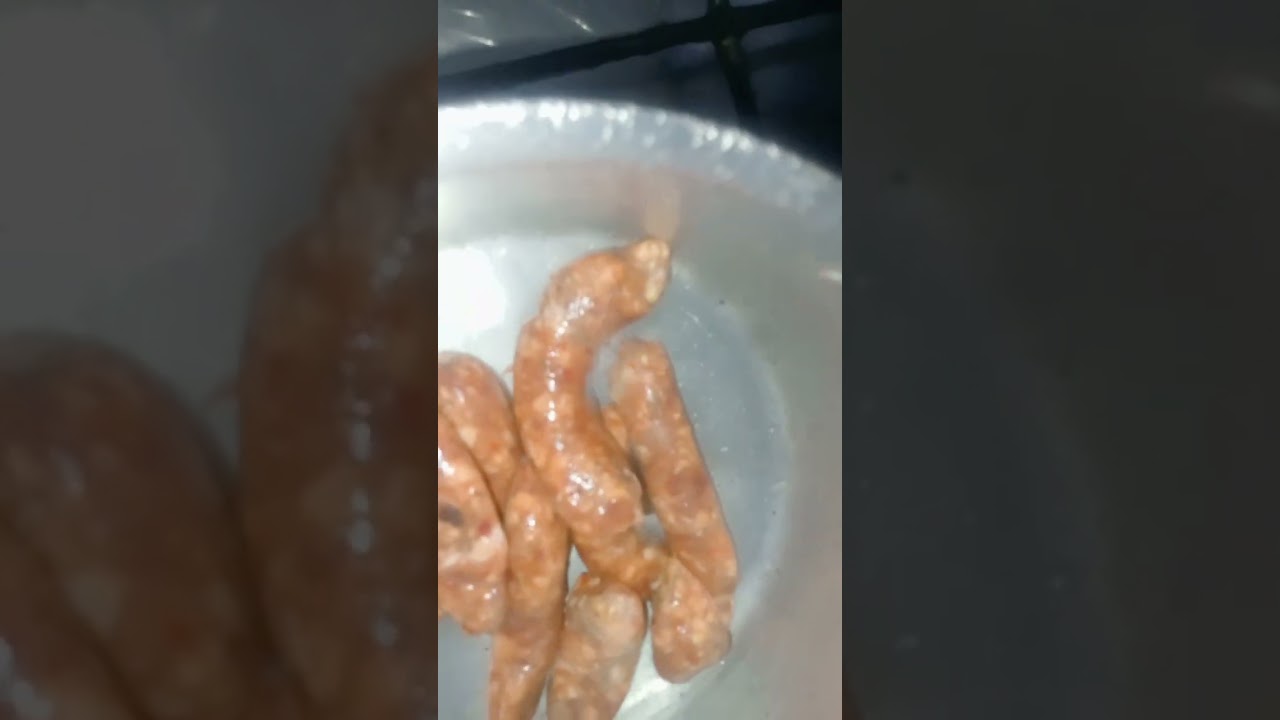 سجق بالبطاطس اللذيذ عل طريقتي الخاصه بكل سهوله والذ طعم😋🍲