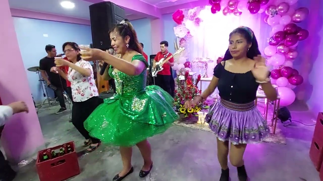 ELISA DE LA CRUZ. EN EL CUMPLEAÑOS DE LA SRA. MARILU AQUINO.  S.J.L. SANTA MARIA.
