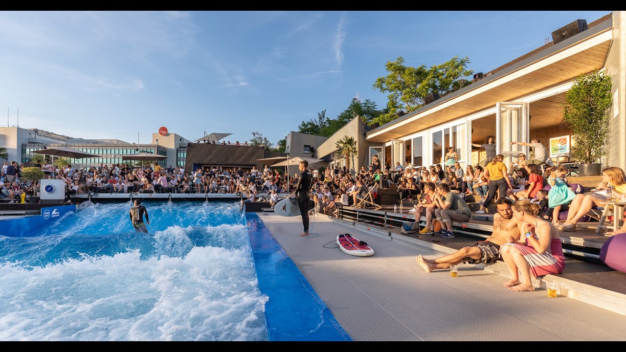 Urban Surf Zürich ausgestattet mit Hunn Gartenmöbel