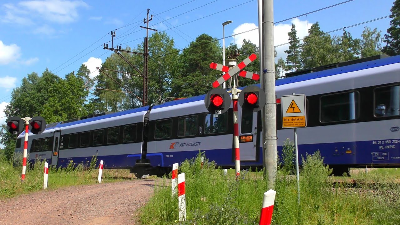[4K] SSP Bujaki | Polish railroad crossing